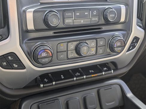 Used 2018 GMC Sierra 1500 SLT w/ Enhanced Driver Alert Package image 22