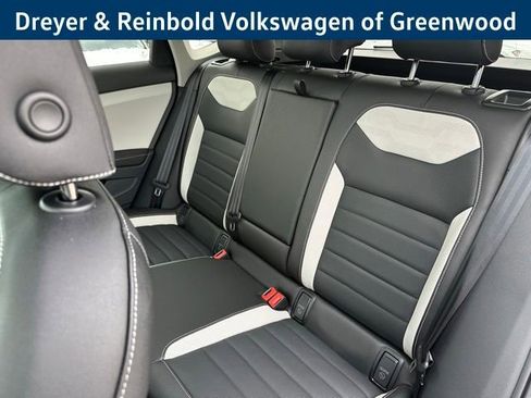 New 2026 Volkswagen Taos SEL image 27