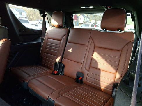 Used 2024 GMC Yukon Denali Ultimate image 10