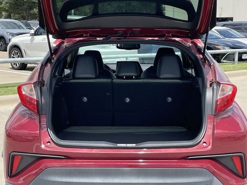 Used 2019 Toyota C-HR Limited FWD image 28