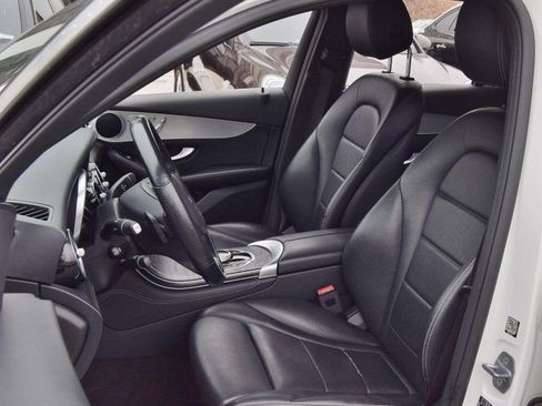 Used 2019 Mercedes-Benz GLC 300 4MATIC image 18