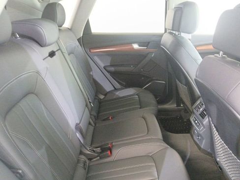 Used 2023 Audi Q5 2.0T Premium w/ Convenience Package AWD/4WD image 14