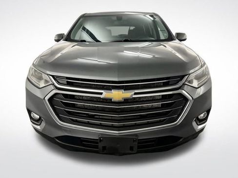 Used 2021 Chevrolet Traverse LT image 3