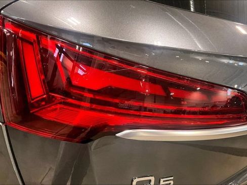 Used 2022 Audi Q5 2.0T Premium w/ Convenience Package AWD/4WD image 29