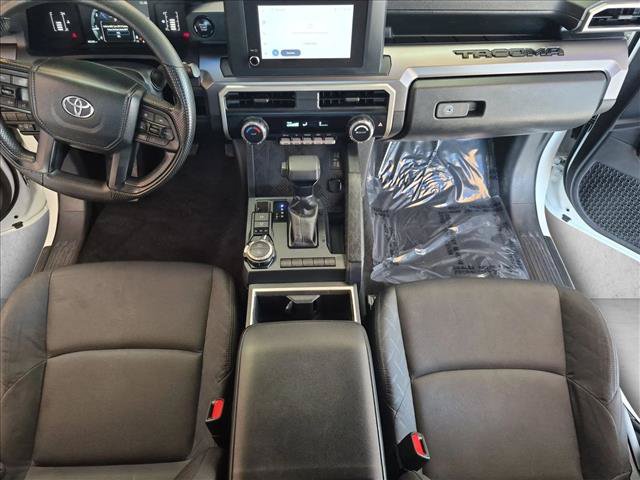 Used 2024 Toyota Tacoma SR5 AWD/4WD image 17