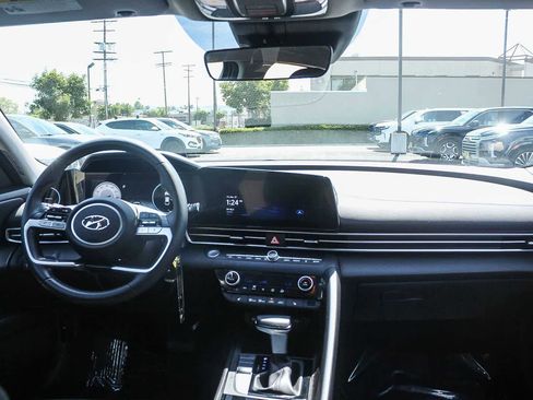 Certified 2023 Hyundai Elantra SEL w/ Convenience Package image 16