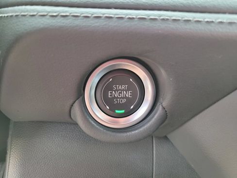 Used 2025 Chevrolet Suburban Z71 AWD/4WD image 27