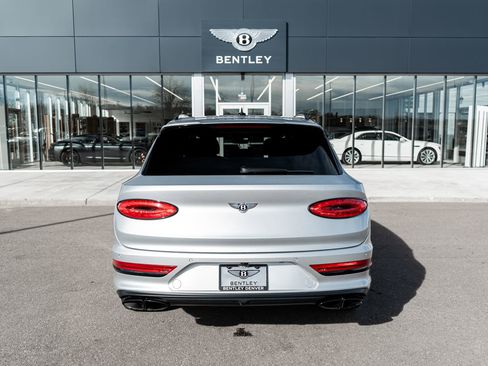 Certified 2023 Bentley Bentayga Extended Wheelbase AWD/4WD image 11