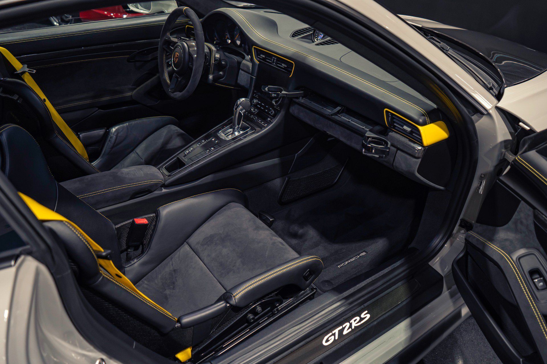 Used 2018 Porsche 911 GT2 RS w/ Weissach Package RWD image 33