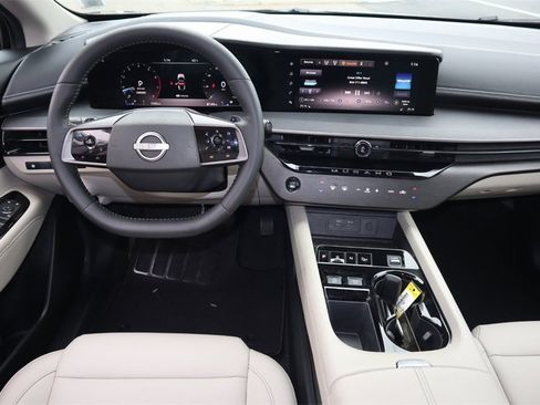 Used 2025 Nissan Murano SV image 13