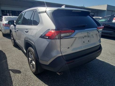 Used 2025 Toyota RAV4 XLE AWD/4WD image 4