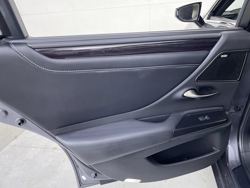 Used 2020 Lexus ES 300h Ultra Luxury w/ Accessory Package 2 FWD image 20