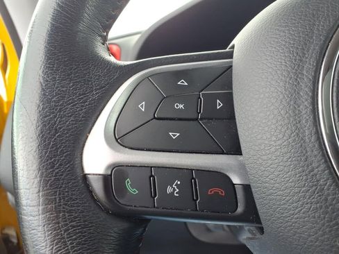 Used 2017 Jeep Renegade Trailhawk image 19