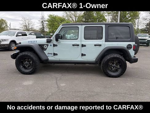 Used 2024 Jeep Wrangler Unlimited AWD/4WD image 3
