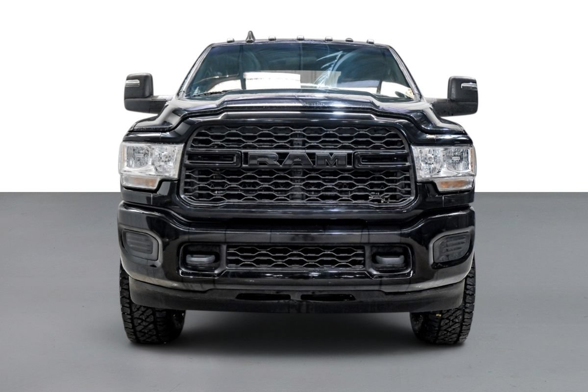 Used 2023 RAM 3500 Tradesman w/ Chrome Appearance Group AWD/4WD image 3