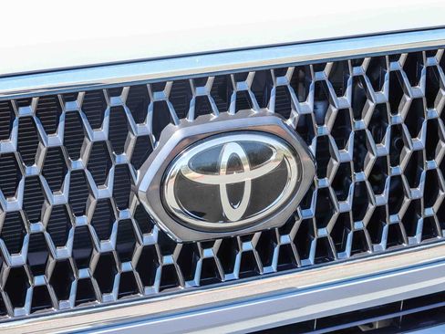 Certified 2019 Toyota Tacoma TRD Sport w/ Technology Package RWD image 13