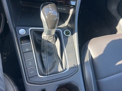 Used 2024 Volkswagen Jetta SE image 11