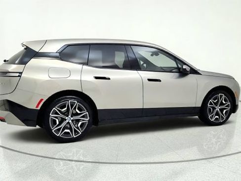Used 2024 BMW iX xDrive50 w/ Premium Package AWD/4WD image 9