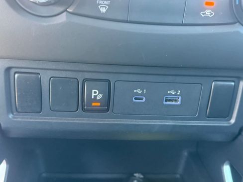 Certified 2025 Nissan Frontier SV image 18