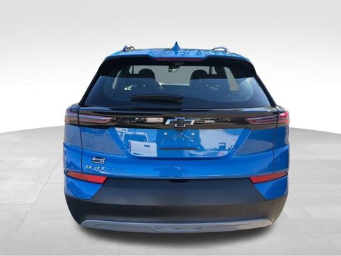 Used 2022 Chevrolet Bolt EUV Premier w/ Sun & Sound Package image 4