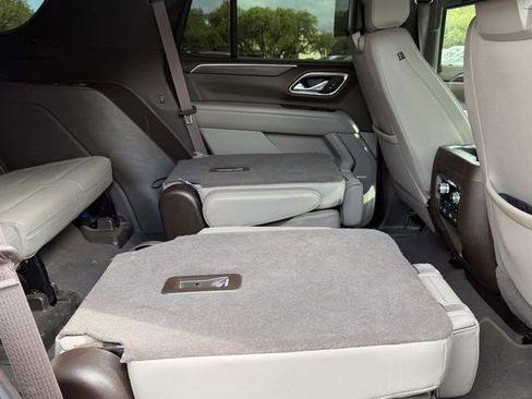 Used 2023 GMC Yukon SLT w/ SLT Premium Package AWD/4WD image 22