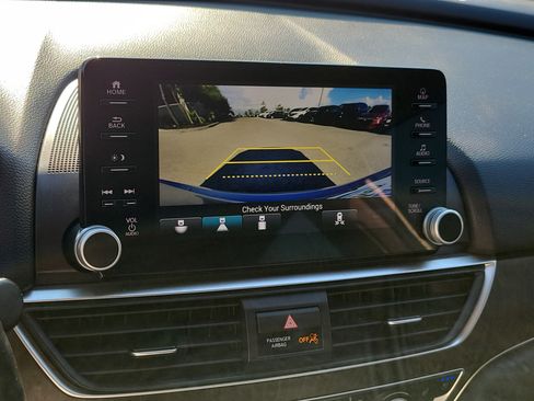 Used 2022 Honda Accord Touring image 32