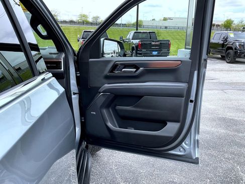 Certified 2025 GMC Yukon XL Denali AWD/4WD image 16