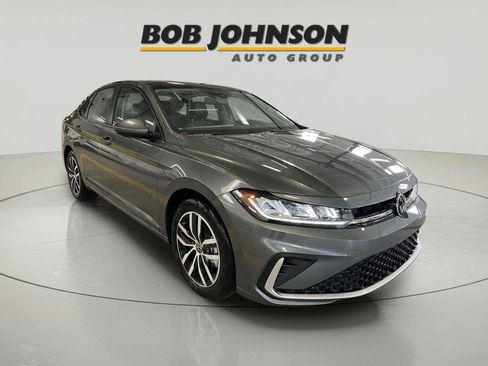 New 2026 Volkswagen Jetta SE image 1