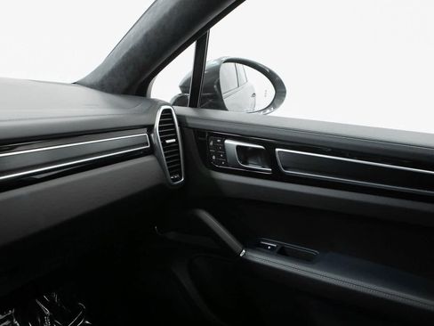 Certified 2022 Porsche Cayenne GTS image 24