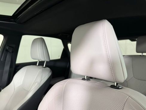 Used 2025 Lexus RX 350 w/ Convenience Package image 17