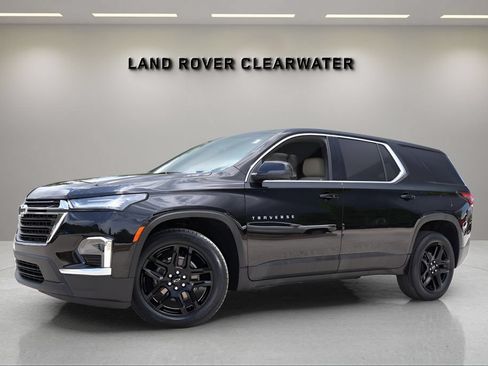 Used 2022 Chevrolet Traverse LS FWD image 1