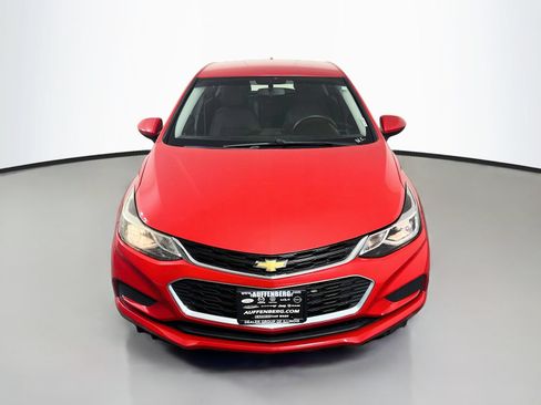 Used 2017 Chevrolet Cruze LT w/ Convenience Package FWD image 2