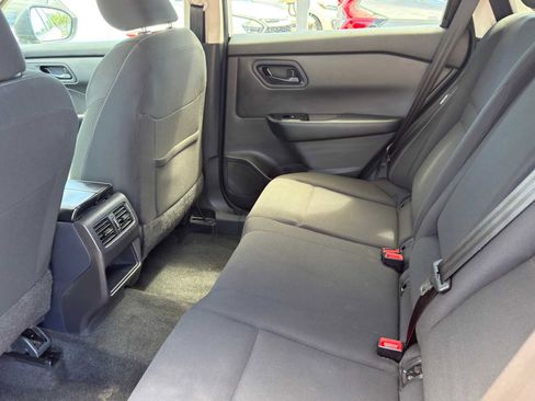 Used 2024 Nissan Rogue S FWD image 28