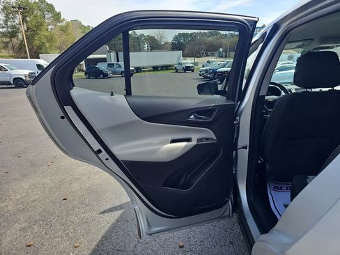 Used 2020 Chevrolet Equinox LT image 29
