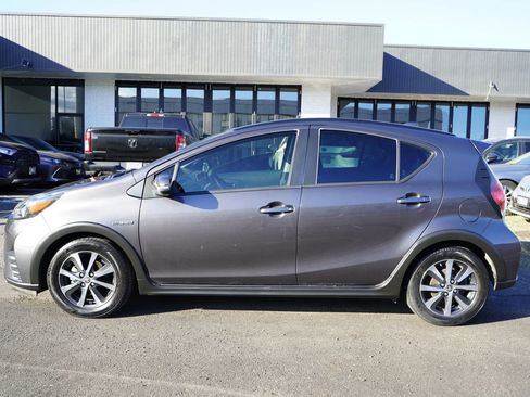 Used 2018 Toyota Prius C Three FWD image 2