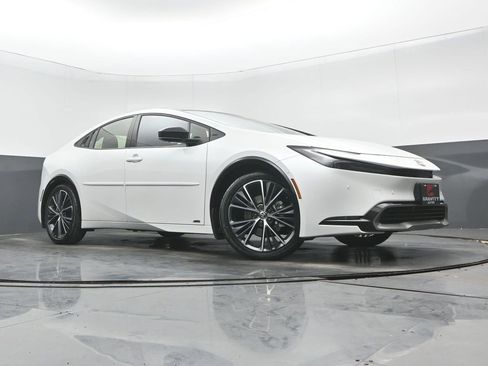 Used 2023 Toyota Prius Limited image 30