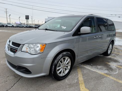Used 2015 Dodge Grand Caravan SXT w/ UConnect Hands-Free Group image 3