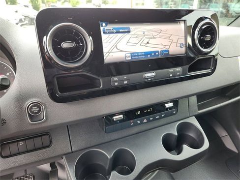 New 2025 Mercedes-Benz Sprinter 2500 image 22