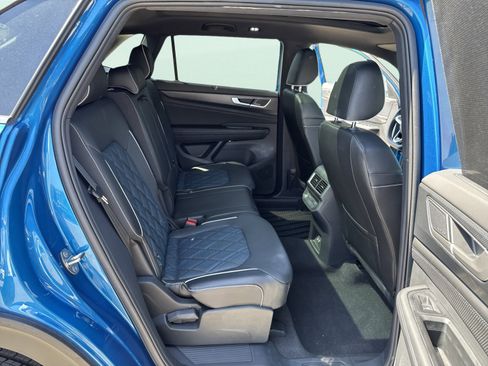 Used 2024 Volkswagen Atlas Cross Sport SEL Premium R-Line image 41