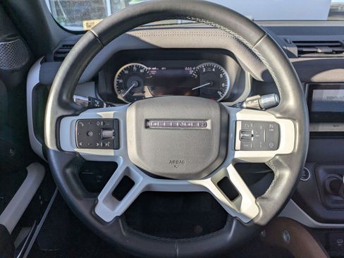 Used 2022 Land Rover Defender 110 image 15