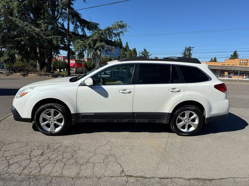 Used 2014 Subaru Outback 2.5i Limited w/ Moonroof Package image 2