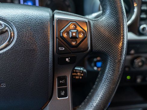 Used 2020 Toyota Tacoma TRD Sport w/ Technology Package AWD/4WD image 41