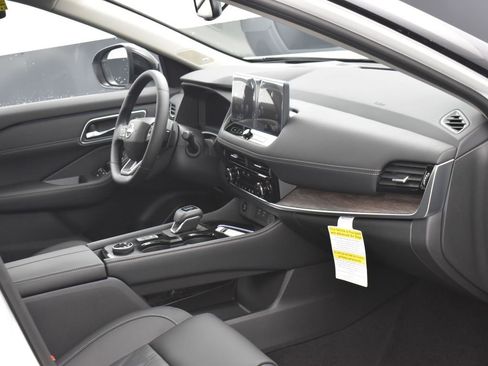 New 2026 Nissan Rogue Platinum w/ Platinum Premium Package image 6