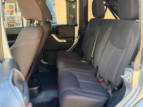 Used 2014 Jeep Wrangler Unlimited Sahara AWD/4WD image 13