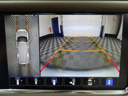 Used 2024 GMC Yukon Denali image 16