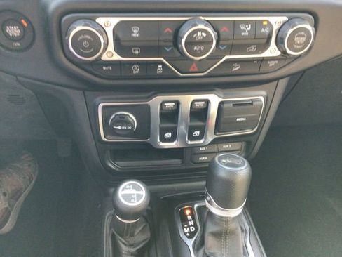 Used 2019 Jeep Wrangler Sport AWD/4WD image 32