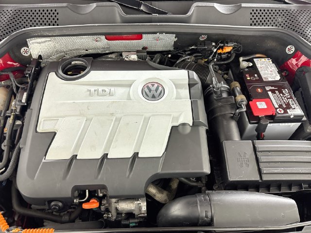 Used 2013 Volkswagen Beetle TDI FWD image 28