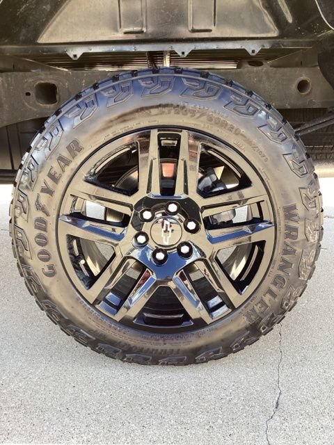 Used 2023 Chevrolet Silverado 1500 Custom Trail Boss w/ Midnight Edition AWD/4WD image 5