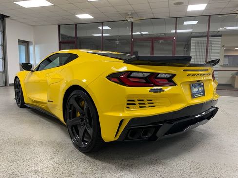 Used 2025 Chevrolet Corvette E-Ray AWD/4WD image 7