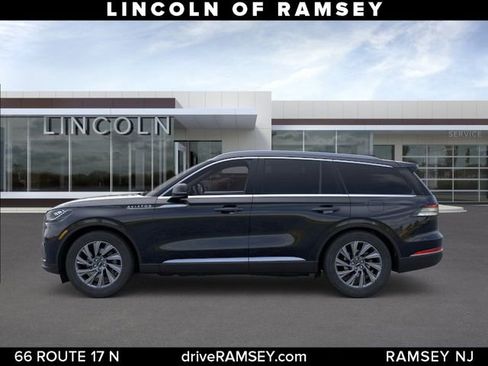New 2026 Lincoln Aviator AWD image 3
